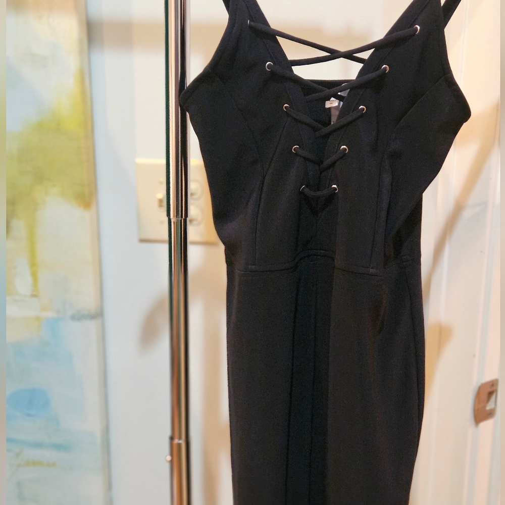 Black bodycon dress